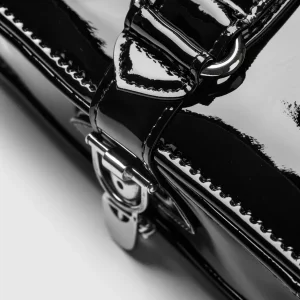 Frenchshoulderbag:minimalist_expressions porte-documents quotidien français Discreet opulence